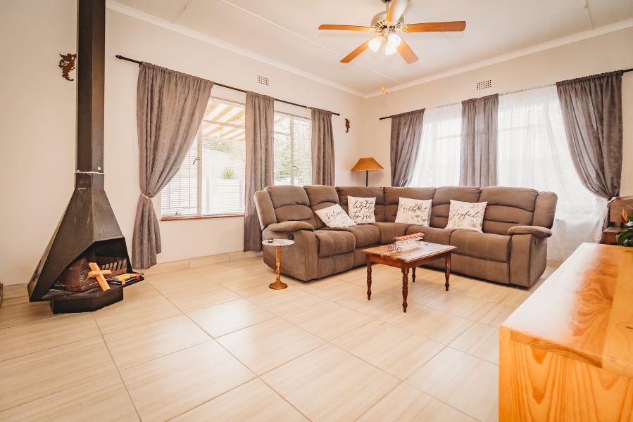 3 Bedroom Property for Sale in Denneoord Western Cape
